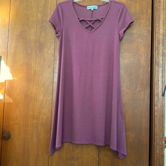 Almost Famous Dresses & Skirts - Dress Z-15